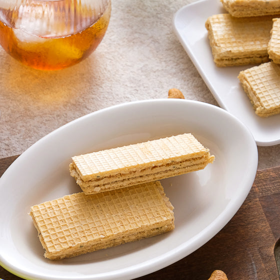 Salted Cashew Wafers 腰果咸香夹心酥 (400g)